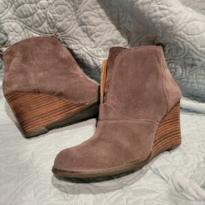Wedge booties